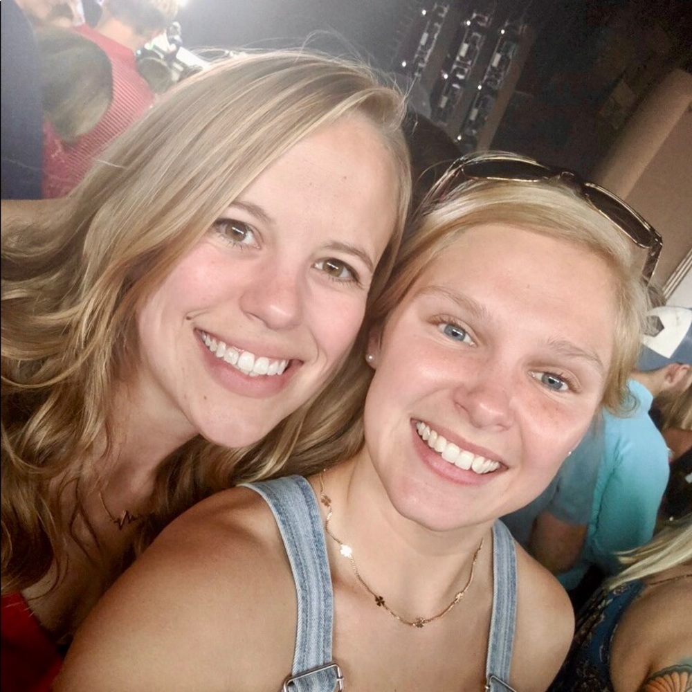 Meet your Posher, Laura